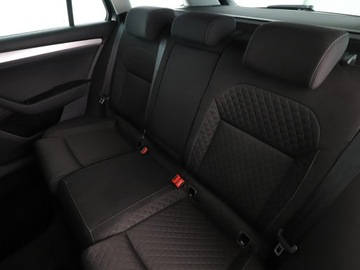 Skoda Superb III Kombi Plug-In Hybrid 1.4 TSI Plug-In-Hybrid 218KM 2020 Škoda Superb Skoda Superb PHEV automat virtual, zdjęcie 16