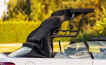 Volkswagen Golf VI Cabriolet 2.0 TSI GTI 210KM 2013 Volkswagen Golf Volkswagen Golf Cabrio GTI 2.0 Benzyna 210KM, zdjęcie 28