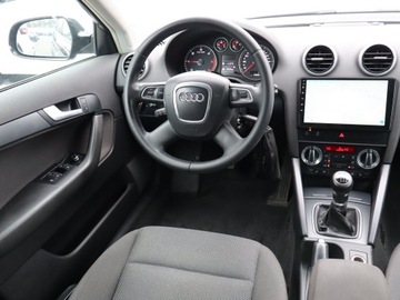 Audi A3 8P Hatchback 3d 2.0 TDI CR 140KM 2011 Audi A3 2.0 TDI, 4X4, Xenon, Bi-Xenon, Klima, zdjęcie 6