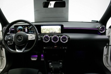 Mercedes Klasa A W177/V177 Sedan 1.3 200 163KM 2022 Mercedes A 200 AMG*4Matic*Automat 8G DCT*Salon, zdjęcie 11