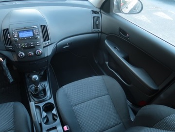 Hyundai i30 I CW Facelifting 1.4 DOHC 109KM 2011 Hyundai i30 1.4 CVVT, Klima, zdjęcie 7