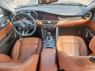 Alfa Romeo Giulia II Sedan Facelifting 2.0 Turbo 280KM 2020 Alfa Romeo Giulia 2020 2.0l 2.0 Benzyna 280KM, zdjęcie 8