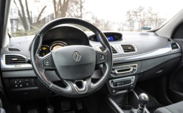 Renault Megane III Grandtour Facelifting 2013 dCi 95KM 2015 Renault Megane Salon PL 2015 r. Lift 1.5 Diesel 95KM, zdjęcie 8