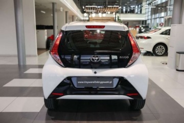 Toyota Aygo II Hatchback 5d 1.0 VVT-i 69KM 2017 Toyota Aygo 1.0 VVT-i X-play Benzyna 69KM, zdjęcie 4