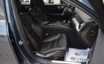 Volvo V60 I Kombi Facelifting 2.0 D3 DRIVE-E 150KM 2018 Volvo V60 2.0 D Automatic Skora Navi Ledy Virtual Kamera 2.0 Diesel 150KM, zdjęcie 37