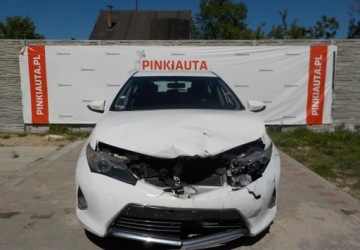 Toyota Auris II 2014 Toyota Auris Okazja 1.8 Hybryda 100KM, zdjęcie 1