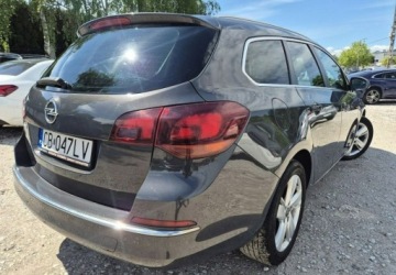 Opel Astra J Sports Tourer Facelifting 1.6 Turbo ECOTEC 180KM 2013 Opel Astra Salon Full wersja 180KM Model 2014 1.6 Benzyna 180KM, zdjęcie 1