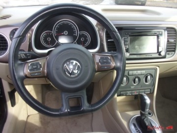 Volkswagen Beetle Hatchback 3d 1.2 TSI 105KM 2014 Volkswagen Beetle Automat 1,2 b zarejestrowany w PL 1.2 Benzyna 105KM, zdjęcie 2