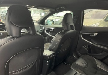 Volvo V40 II Hatchback Facelifting 2.0 D2 120KM 2018 Volvo V40 , R- Design , nawigacja , skorzane fotele 2.0 Diesel 120KM, zdjęcie 29