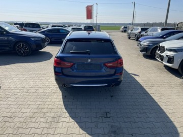 BMW Seria 5 F10-F11 Touring Facelifting 520d 190KM 2017 BMW 530 Luxury Line Xdrive Skóra Kamera Harman, zdjęcie 2