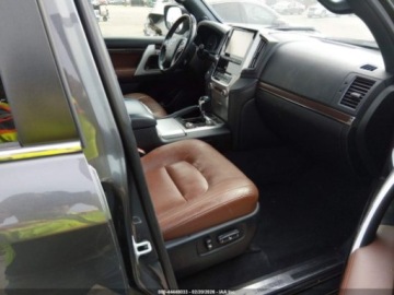 Toyota Land Cruiser VII 2017 Toyota Land Cruiser V8 2017 5.7 Benzyna 381KM, zdjęcie 9
