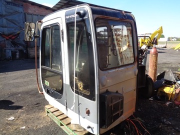 Кабина экскаватора FIAT-HITACHI EX135
