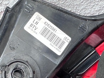 OPEL MOKKA A 42435941 SVĚTLO ZADNÍ LEVÝ KOMPLETNÍ ORIGINÁLNÍ
