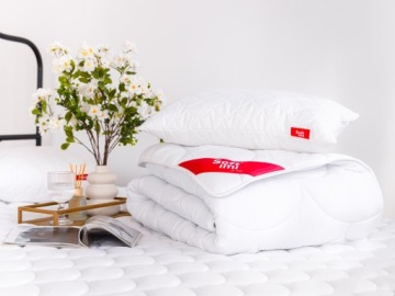 КРУГЛЫЙ ГОД АНТИАЛЛЕРГЕННОЕ ОДЕЯЛО 140X200 ИЗ ПОЛЬШИ ТЕПЛЫЙ СВЕТ 4 СЕЗОНА