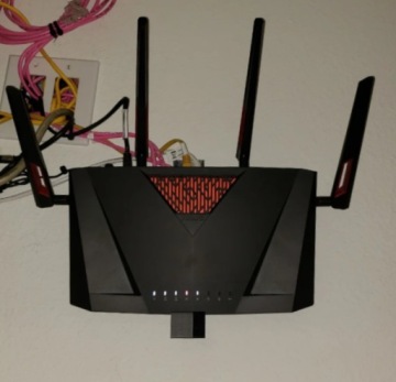 Держатель + колышки для маршрутизатора ASUS RT-AC88U AC3100