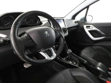 Peugeot 2008 I SUV Facelifting 1.2 PureTech 110KM 2017 Peugeot 2008 1.2 Automat Crossway Panorama Navi, zdjęcie 13