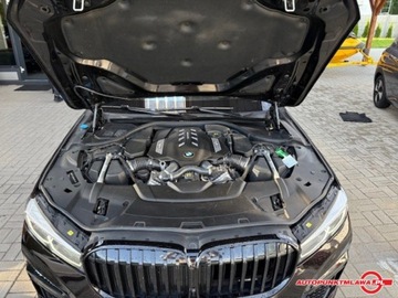 BMW Seria 7 G11-G12 Sedan Facelifting 4.4 750i 530KM 2021 BMW Seria 7 750 LI Xdrive Auto Punkt 4.4 Benzyna 530KM, zdjęcie 21