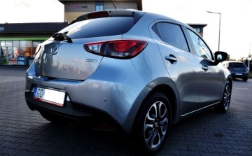 Mazda 2 III Hatchback 5d 1.5 SKY-G 90KM 2015 Mazda 2 Automat, Podgrzewane fotele, Czujniki parkowania tyl 1.5 Benzyna, zdjęcie 2