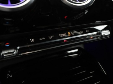 Mercedes CLA C118/X118 Shooting Brake AMG 2.0 35 AMG 306KM 2020 Mercedes CLA 35 AMG 4x4 automat full LED, zdjęcie 30