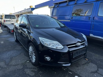 Ford Focus III Hatchback 5d 1.0 EcoBoost 125KM 2012 Ford Focus Bogate wyposażenie 2012