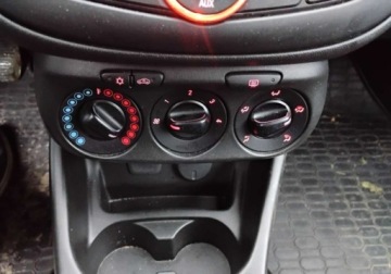 Opel Corsa E Hatchback 3d 1.4 Twinport 90KM 2018 Opel Corsa 2018r, SALON POLSKA. Uszkodzony. Poobijany. Jezdzi. 1.4 90KM, zdjęcie 12