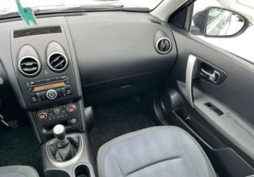 Nissan Qashqai I Crossover 2.0 140KM 2010 Nissan Qashqai2 panorama 7- osobowy 2.0 Benzyna 141KM, zdjęcie 27