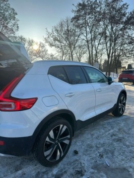 Volvo XC40 2024 Volvo XC 40 Plus 2024 ZarejestrowaneGotowe do jazdy 2.0 Benzyna 247KM, zdjęcie 1