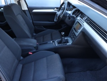 Volkswagen Passat B8 Limousine 1.8 TSI BlueMotion Technology 180KM 2015 VW Passat 1.8 TSI, Salon Polska, Navi, Klima, zdjęcie 8