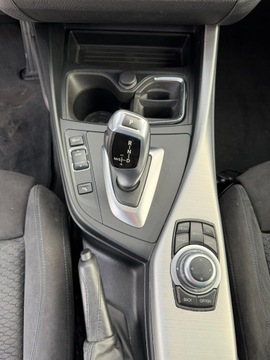 BMW Seria 1 F20-F21 2015 BMW Seria 1 118i benzyna automat bialy 2015 Wroclaw, zdjęcie 13