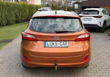 Hyundai i30 II Wagon Facelifting 1.6 MPI 120KM 2016 Hyundai i30 1,6 DOHC 120KM LIFT Bezwypadkowy SERWIS Super Stan 1.6 120KM, zdjęcie 3