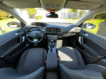 Peugeot 308 II SW Facelifting 1.2 PureTech 110KM 2021 Peugeot 308 Kombi 1.2 Benzyna, FV 23%, zdjęcie 4