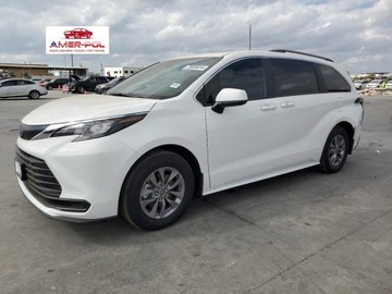 Toyota Sienna III 2024 Toyota Sienna Le, 2024r., 2.5L 2.5 Benzyna 245KM