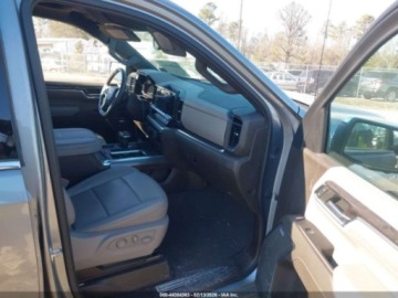 Chevrolet Silverado II 2023 Chevrolet Silverado 1500 Short Bed Ltz 2023 5.3 Benzyna 355KM, zdjęcie 9