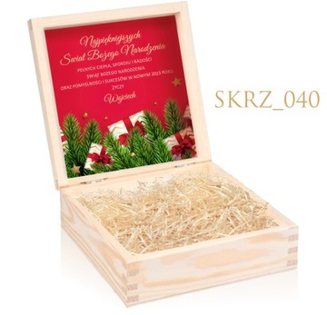 Деревянная шкатулка с посвящением в подарок.