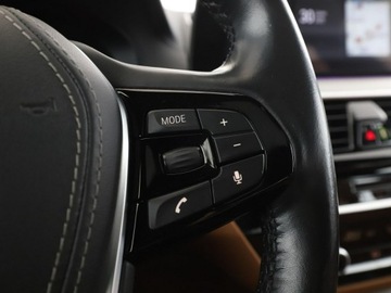 BMW Seria 5 G30-G31 Limuzyna 530e iPerformance 252KM 2017 BMW 530 Luxury Line PHEV panorama skóra kamera, zdjęcie 31
