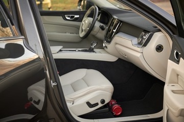 Volvo XC60 II Crossover T4 190KM 2019 SUPER KONFIGURACJA__ PIĘKNIE UTRZYMANY __JASNE SKÓRY, zdjęcie 25