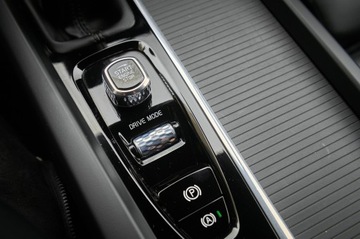 Volvo V60 II  Kombi 2.0 D3 150KM 2020 PIĘKNE V60 MOMENTUM PRO __ KUBEŁKOWE FOTELE, zdjęcie 34