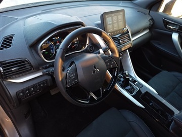Mitsubishi Eclipse Cross SUV PHEV 2.4 188KM 2022 PHEV 4x4 ** 10 tyś km ** W OFERCIE DWIE SZTUKI, zdjęcie 16