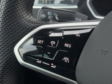 Volkswagen Tiguan II SUV Facelifting 1.5 TSI 150KM 2022 Volkswagen Tiguan 1.5 TSI evo R-Line dsg 2022 1.5 Benzyna 150KM, zdjęcie 16