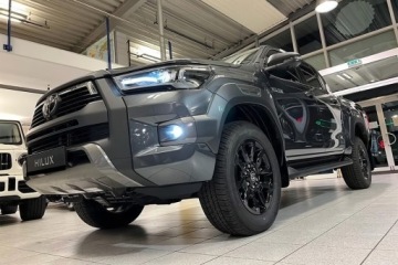 Toyota Hilux VIII Podwójna kabina Facelifting 2024 2.8 D-4D 204KM 2026 TOYOTA HiLux Double Cab Invincible Pickup 2.8 204KM 2026, zdjęcie 2