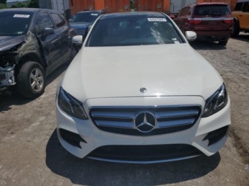 Mercedes Klasa E W213 2019 Mercedes-Benz Klasa E 450 4MATIC, 2019r., 4x4, 3.0L 3.0 Benzyna 362KM, zdjęcie 4