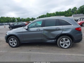 Mercedes GLC C253 2018 Mercedes-Benz GLC 300 4matic 2.0 Benzyna 241KM, zdjęcie 3