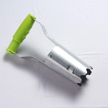 Садовая кашпо для луковиц. Инструмент для пересадки луковиц. Лампочка.