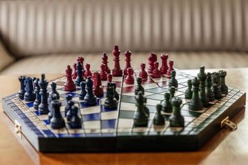 Шахматы для трех игроков, малые трехцветные/шахматы на троих Журек Шахматы