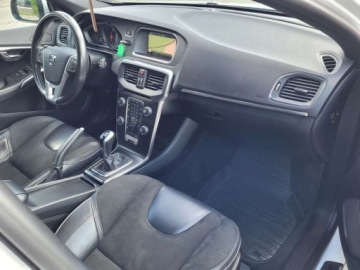 Volvo V40 II Hatchback Facelifting 2.0 D2 120KM 2018 Volvo V40 V40,R-design 2.0 Diesel 120KM, zdjęcie 22