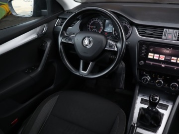 Skoda Octavia III Kombi Facelifting 1.6 TDI 115KM 2017 Skoda Octavia 1.6 TDI, Salon Polska, VAT 23%, zdjęcie 6