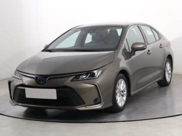 Toyota Corolla XII Sedan 1.8 Hybrid 122KM 2019 Toyota Corolla 1.8 Hybrid, Salon Polska, zdjęcie 1