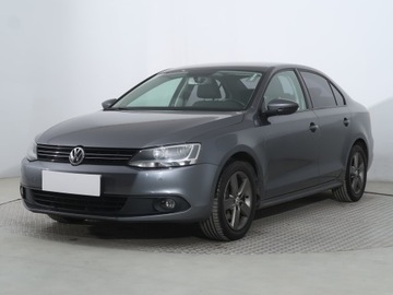 Volkswagen Jetta VI Sedan 1.4 TSI 122KM 2014 VW Jetta 1.4 TSI, Salon Polska, Klima, zdjęcie 1