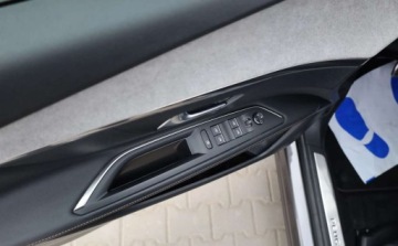 Peugeot 3008 II Plug-In Hybrid Facelifting 1.6 HYBRID 225KM 2021 Peugeot 3008 Peugeot 3008 225 e-EAT8 GT 1.6 Hybryda Plug-in 225KM, zdjęcie 14