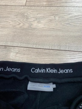 CALVIN KLEIN JEANS CK SPODENKI SZORTY CZARNE M